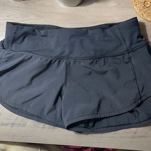 black speed up lululemon shorts size 2